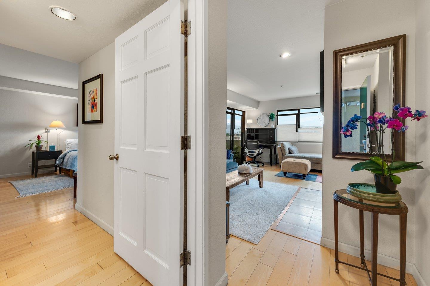 Detail Gallery Image 2 of 30 For 117 California Ave #D300,  Palo Alto,  CA 94306 - 1 Beds | 1 Baths