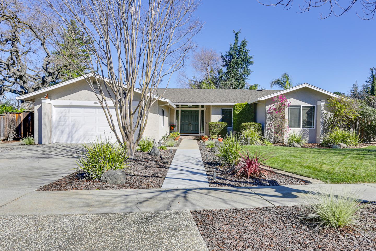 Detail Gallery Image 1 of 1 For 5884 Dash Ct, San Jose,  CA 95120 - 4 Beds | 2/1 Baths