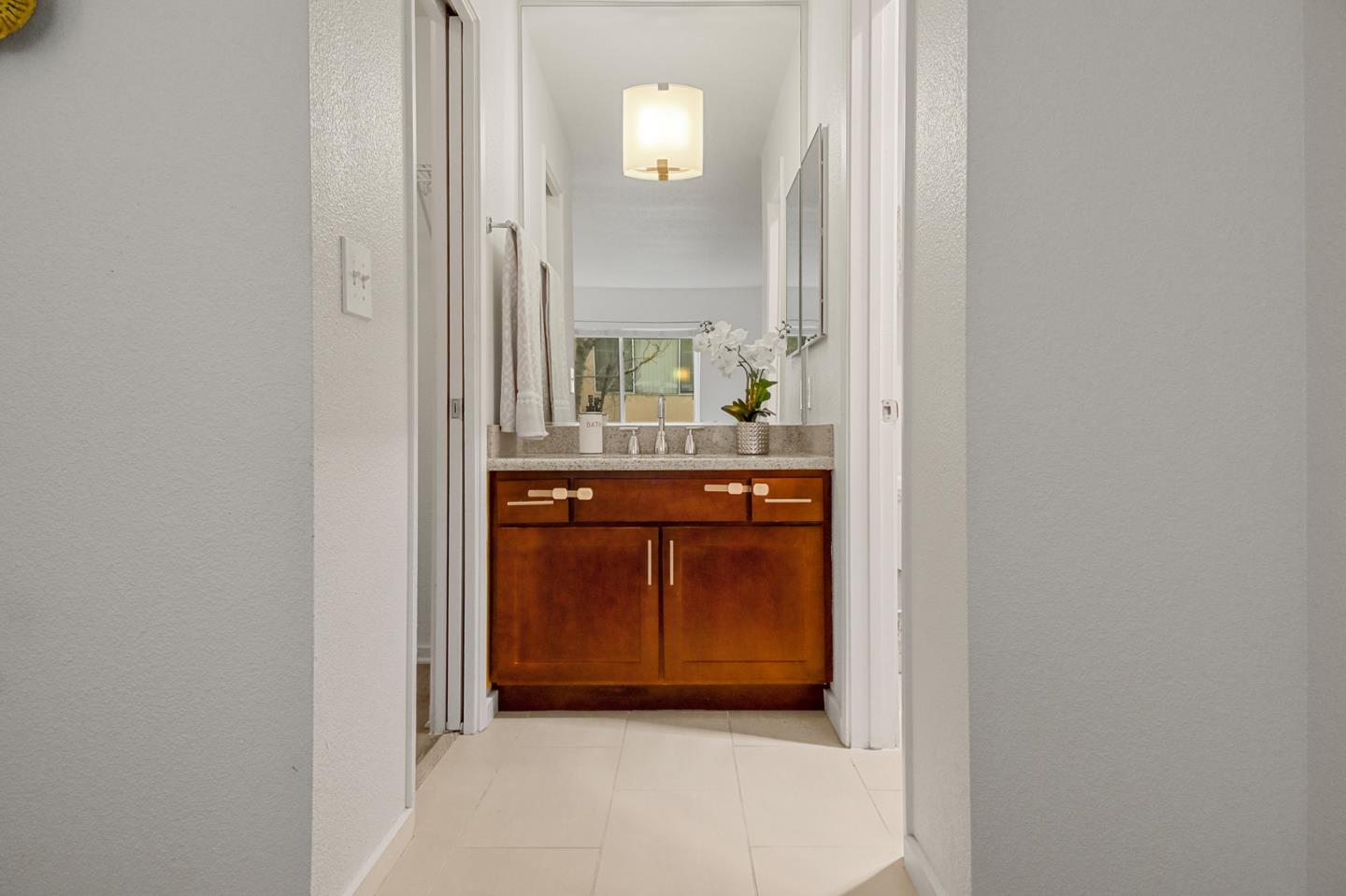 Detail Gallery Image 12 of 31 For 1318 B St #203,  Hayward,  CA 94541 - 2 Beds | 2 Baths