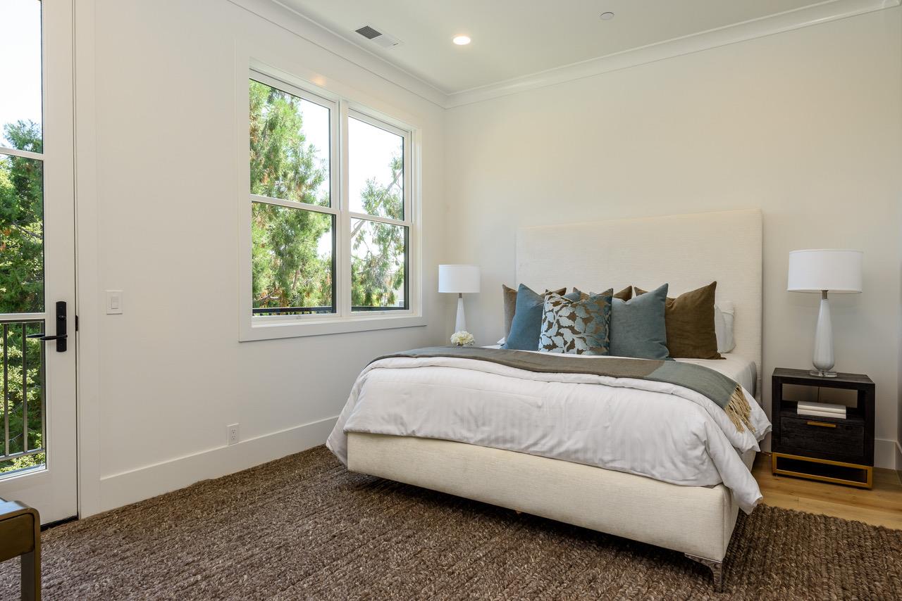 Detail Gallery Image 7 of 20 For 515 Webster St, Palo Alto,  CA 94301 - 3 Beds | 3/1 Baths