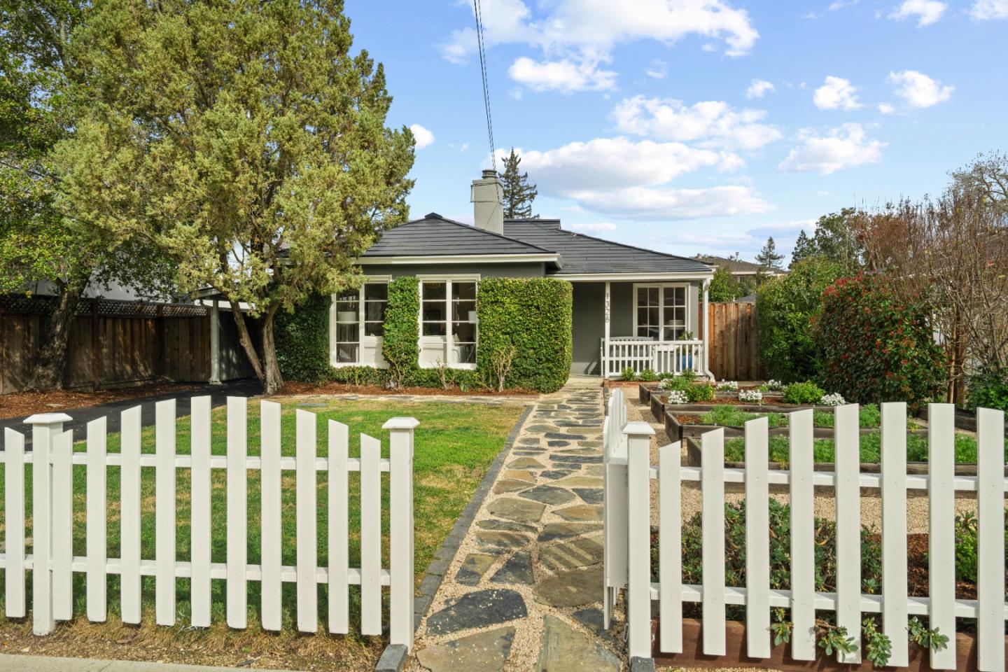 Detail Gallery Image 1 of 1 For 1328 Orange Ave, Menlo Park,  CA 94025 - 3 Beds | 2 Baths