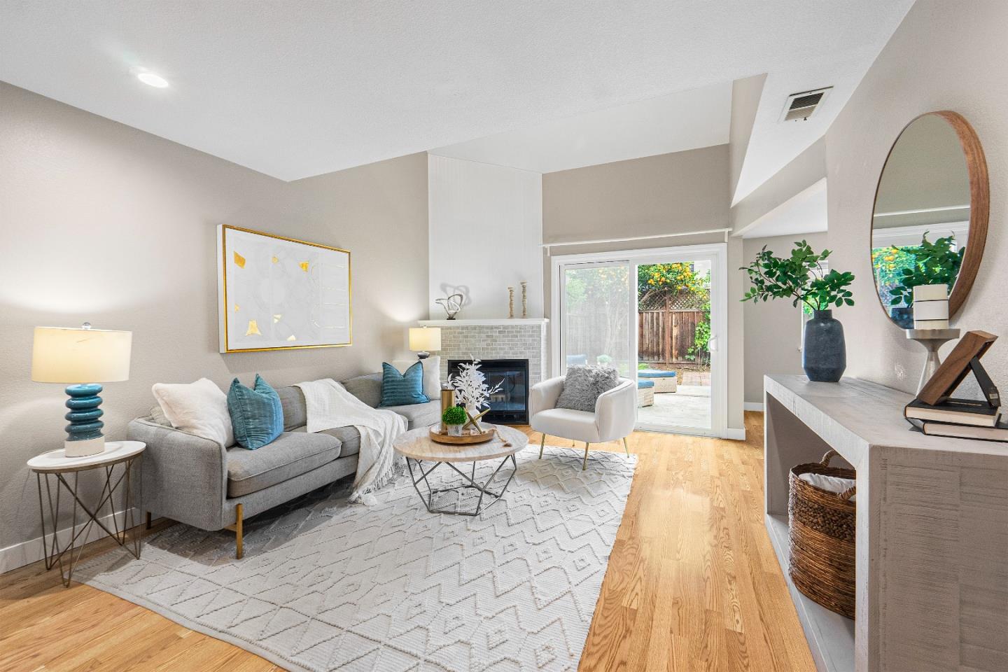 Detail Gallery Image 1 of 1 For 182 Ada Ave #B,  Mountain View,  CA 94043 - 2 Beds | 2/1 Baths
