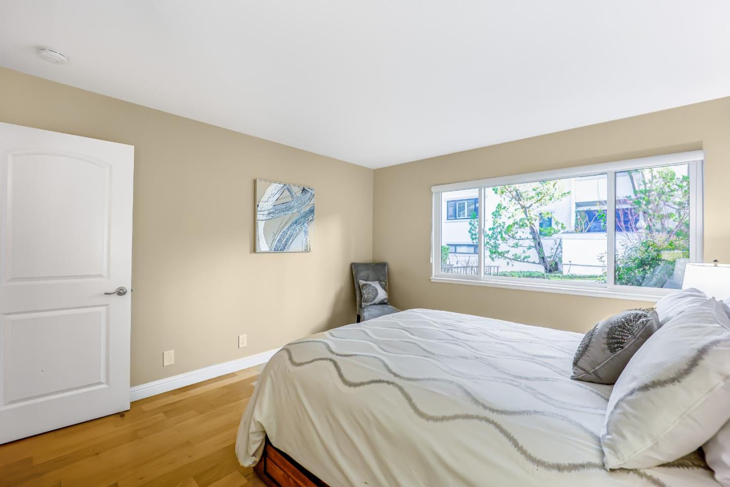 Detail Gallery Image 11 of 38 For 142 Sand Hill Cir, Menlo Park,  CA 94025 - 2 Beds | 2 Baths
