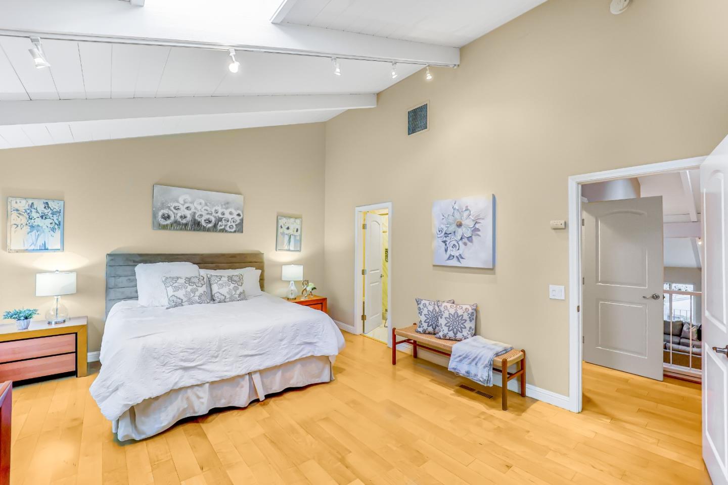 Detail Gallery Image 16 of 38 For 142 Sand Hill Cir, Menlo Park,  CA 94025 - 2 Beds | 2 Baths