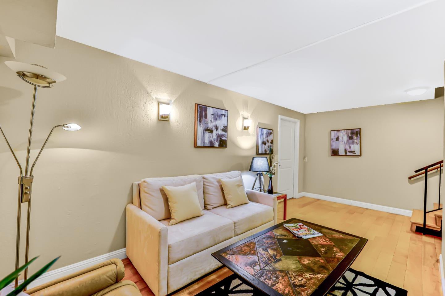 Detail Gallery Image 23 of 38 For 142 Sand Hill Cir, Menlo Park,  CA 94025 - 2 Beds | 2 Baths