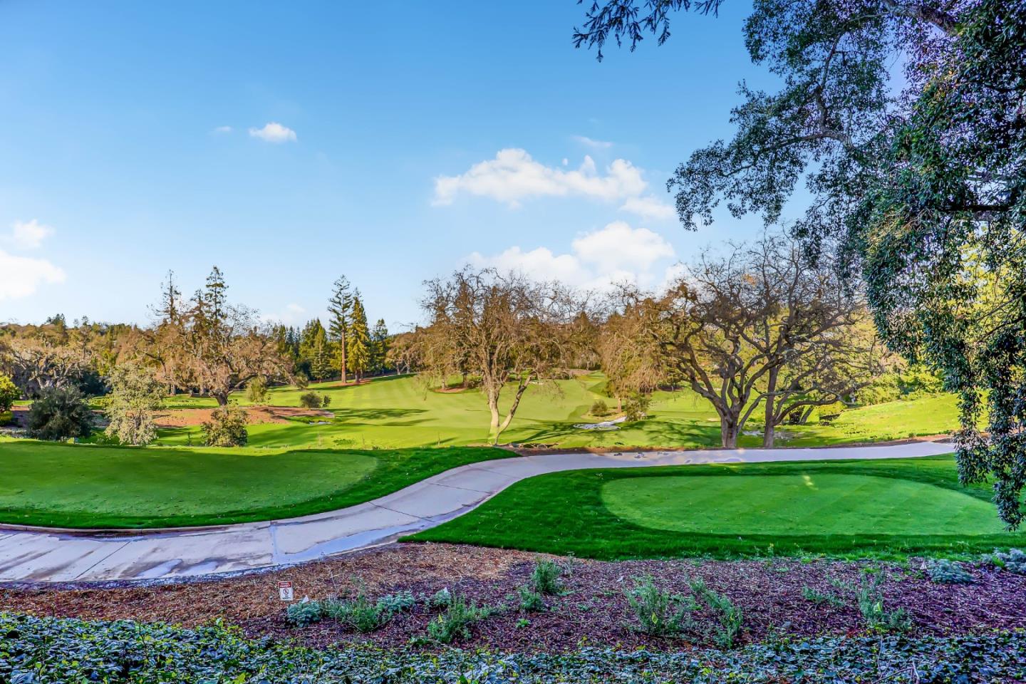 Detail Gallery Image 31 of 38 For 142 Sand Hill Cir, Menlo Park,  CA 94025 - 2 Beds | 2 Baths