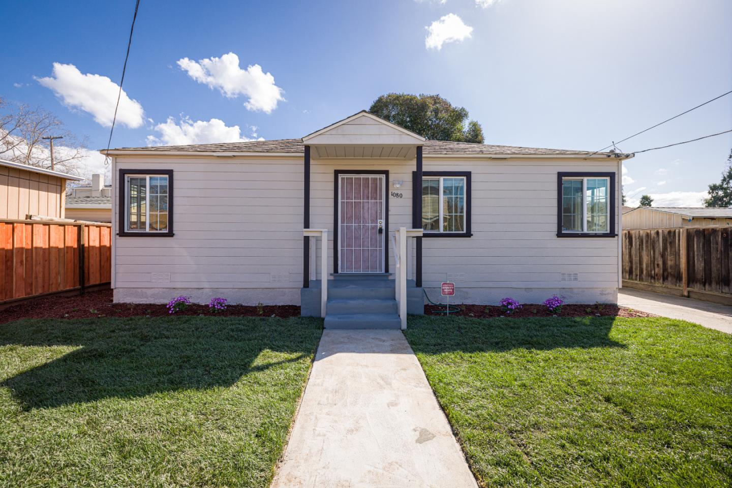 Detail Gallery Image 1 of 1 For 1080 Brookwood Ave, San Jose,  CA 95116 - 2 Beds | 1 Baths