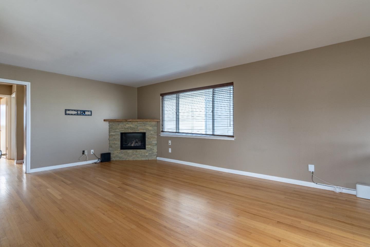 Detail Gallery Image 1 of 1 For 58 Santa Rosa Ave #B,  Pacifica,  CA 94044 - 2 Beds | 1 Baths
