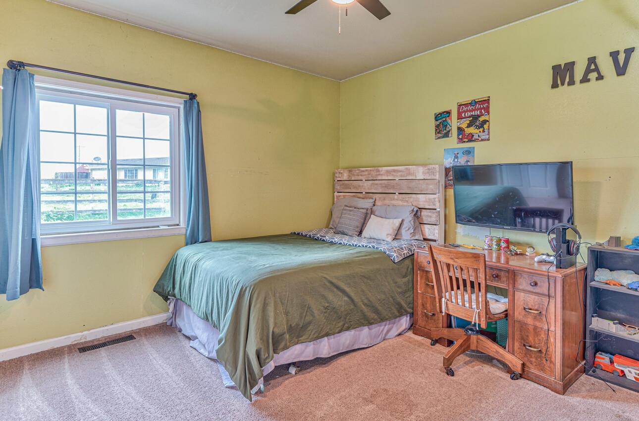 1905 Mccloskey Rd, Hollister, CA 95023 4 Beds 3 Baths (Active