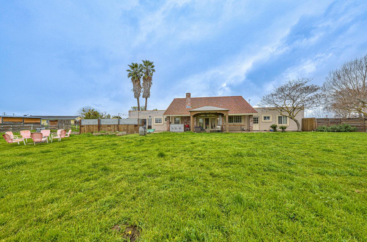 1905 Mccloskey Rd, Hollister, CA 95023 4 Beds 3 Baths (Active