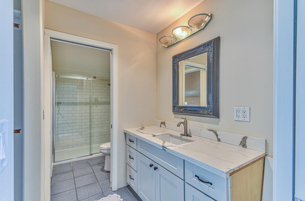 1905 Mccloskey Rd, Hollister, CA 95023 4 Beds 3 Baths (Active