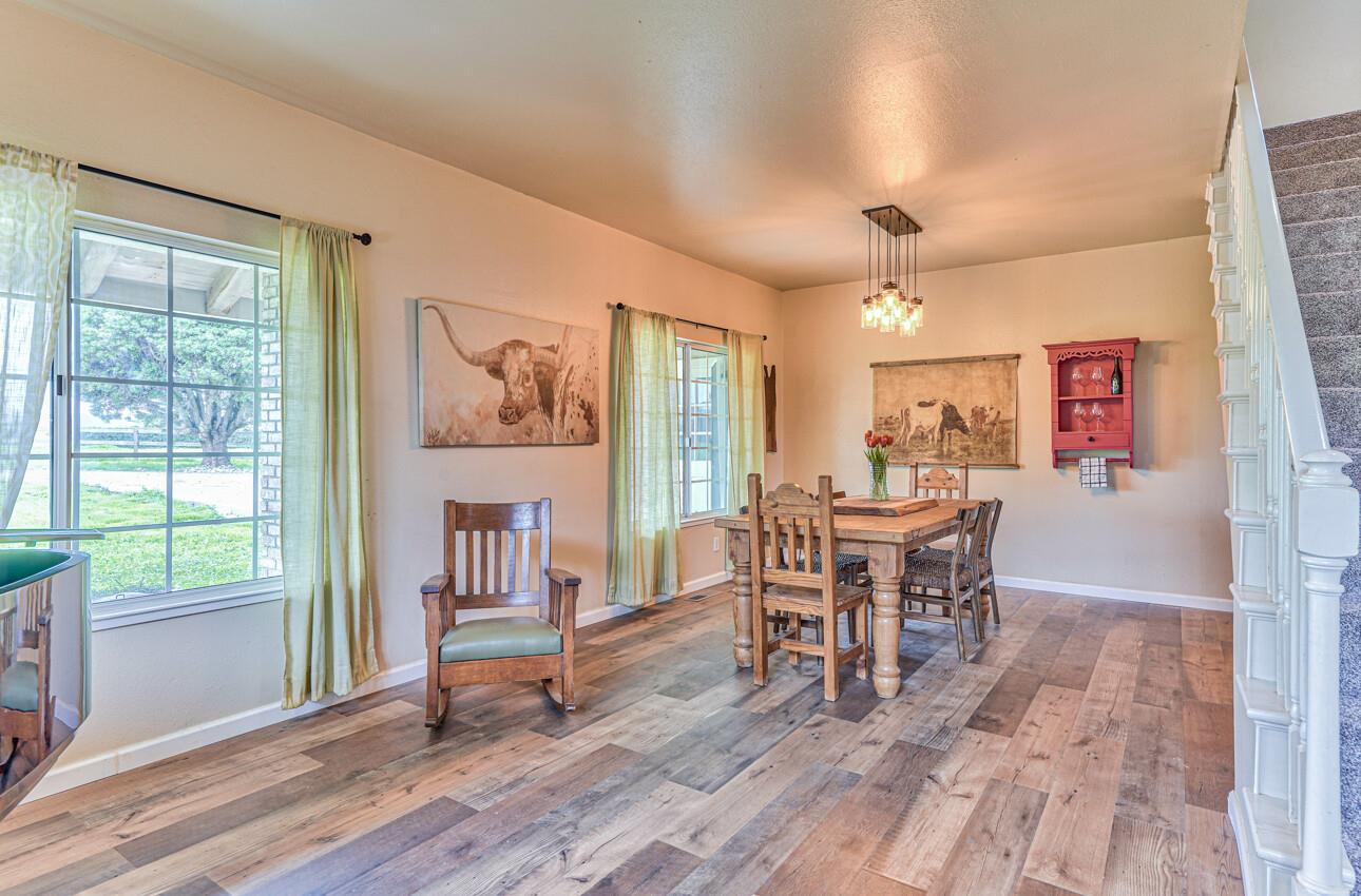 1905 Mccloskey Rd, Hollister, CA 95023 4 Beds 3 Baths (Active