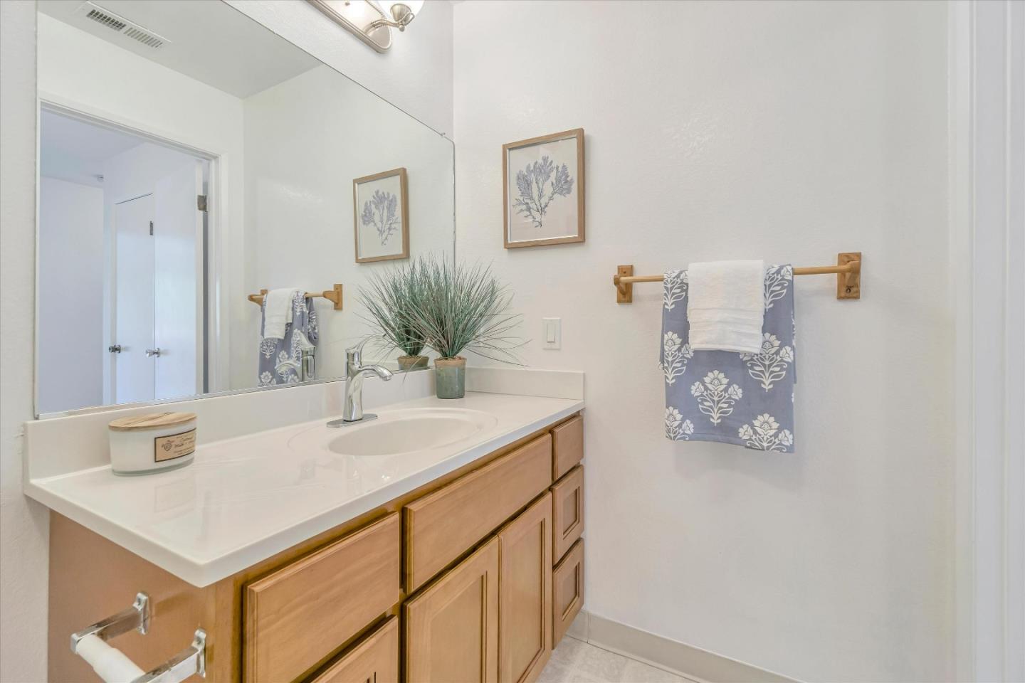 Detail Gallery Image 15 of 21 For 5015 Valley Crest Dr #127,  Concord,  CA 94521 - 2 Beds | 2 Baths