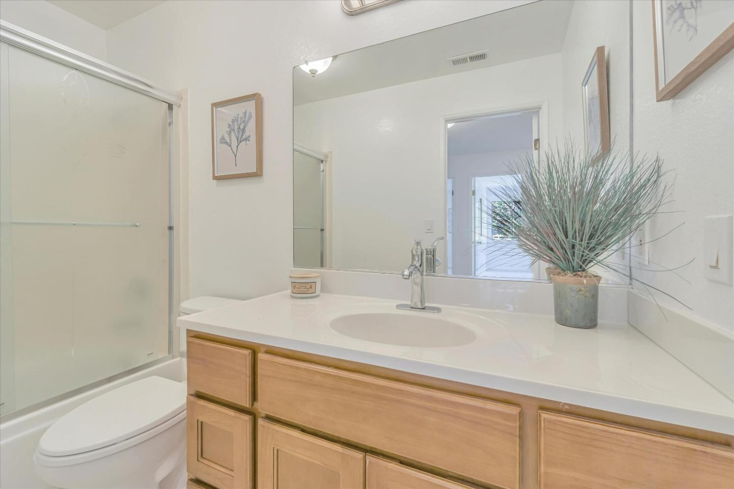 Detail Gallery Image 16 of 21 For 5015 Valley Crest Dr #127,  Concord,  CA 94521 - 2 Beds | 2 Baths