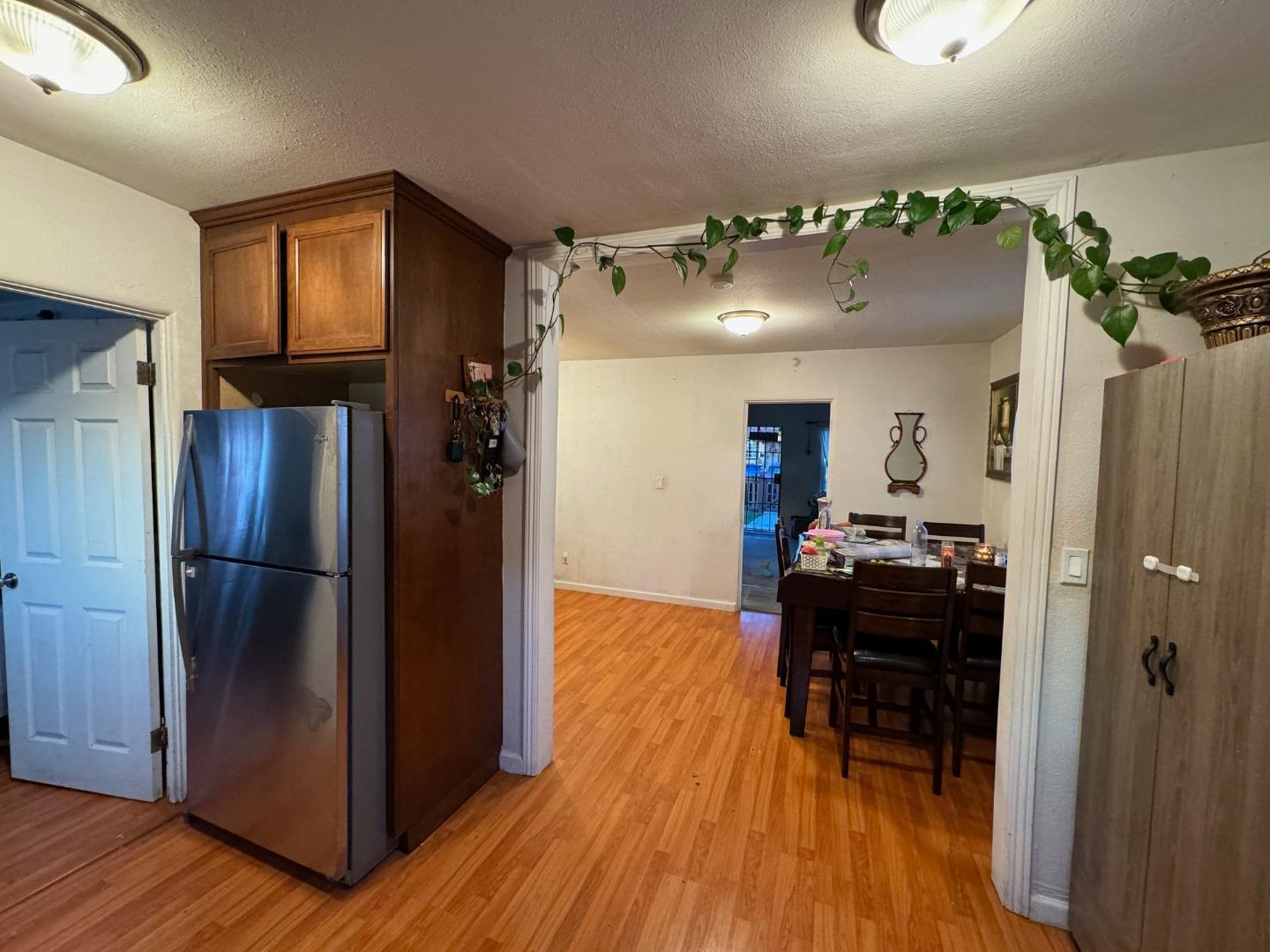 Detail Gallery Image 5 of 19 For 1410 Wiren St, Salinas,  CA 93905 - 2 Beds | 2 Baths