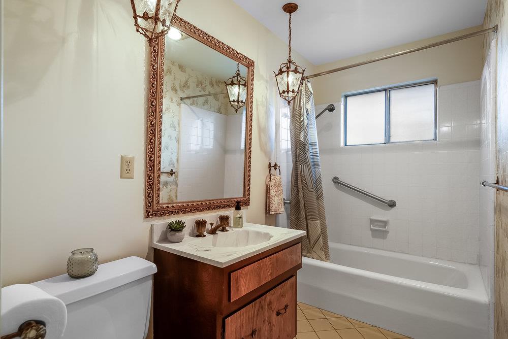 Detail Gallery Image 29 of 51 For 1603 Hillcrest Rd, Hollister,  CA 95023 - 3 Beds | 2 Baths