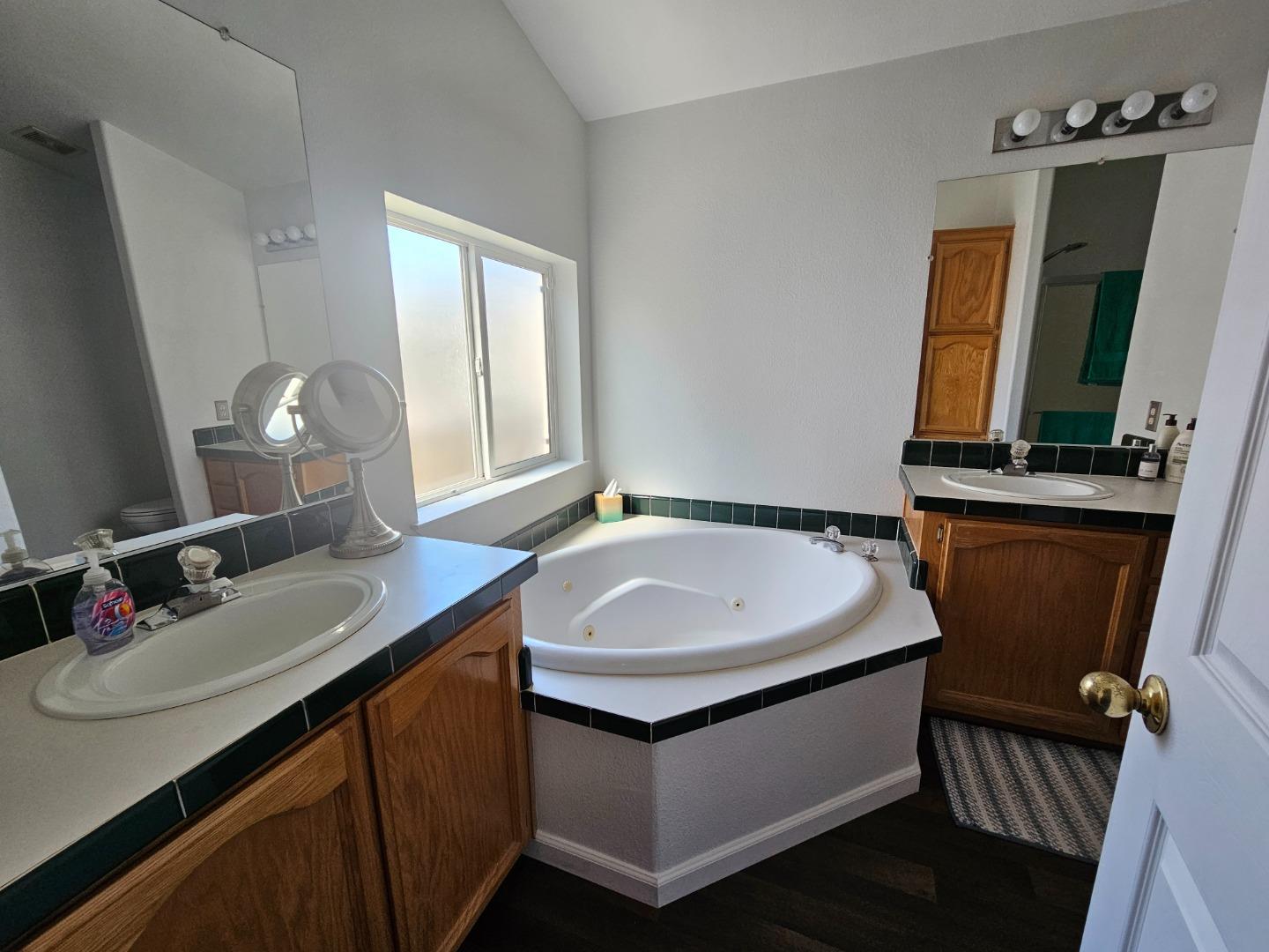 Detail Gallery Image 12 of 17 For 165 Blossom Hill Rd #311,  San Jose,  CA 95123 - 3 Beds | 2 Baths