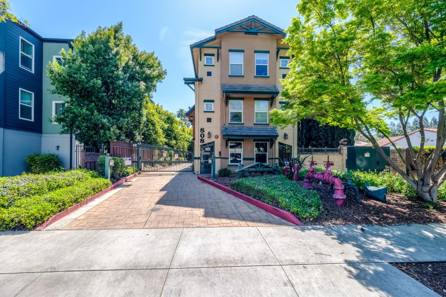 Detail Gallery Image 1 of 1 For 808 Lenzen Ave #108,  San Jose,  CA 95126 - 2 Beds | 2/1 Baths