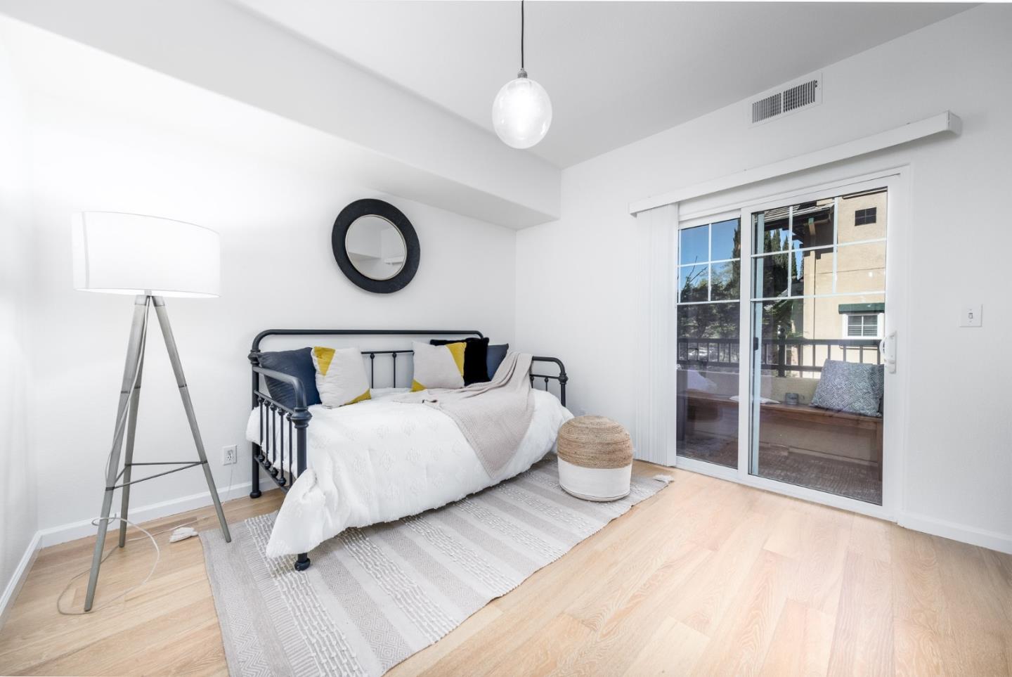 Detail Gallery Image 14 of 30 For 808 Lenzen Ave #108,  San Jose,  CA 95126 - 2 Beds | 2/1 Baths