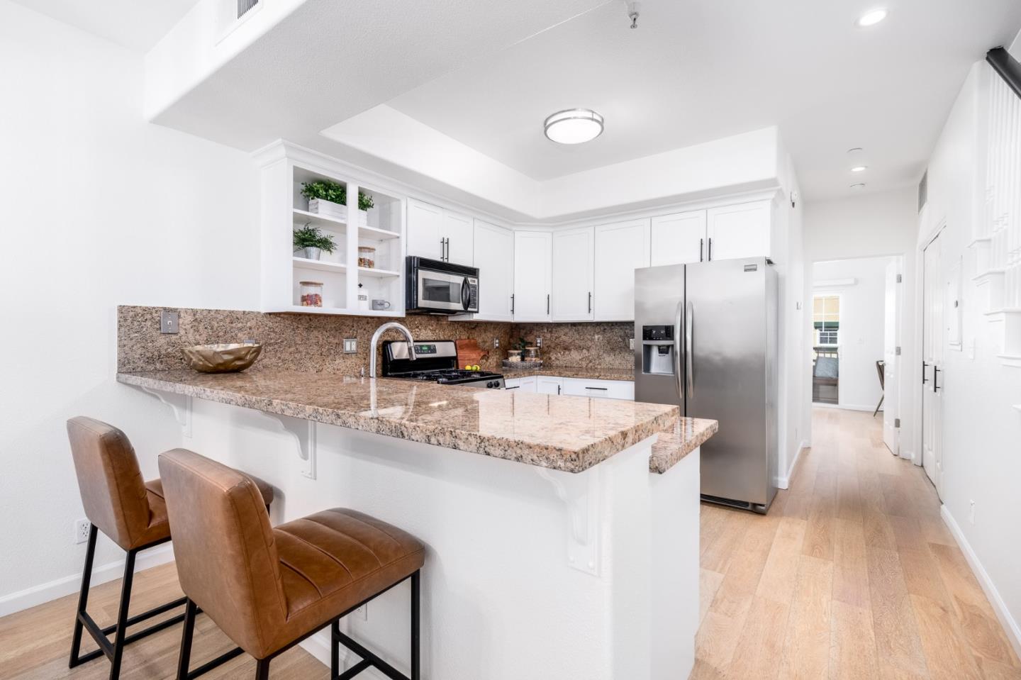 Detail Gallery Image 8 of 30 For 808 Lenzen Ave #108,  San Jose,  CA 95126 - 2 Beds | 2/1 Baths