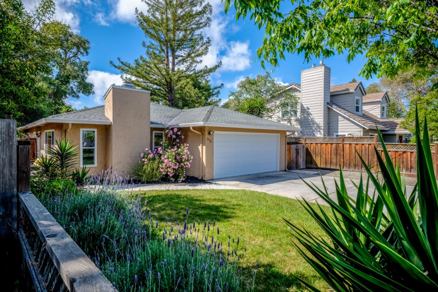 Detail Gallery Image 1 of 35 For 578 Maybell Ave, Palo Alto,  CA 94306 - 4 Beds | 2 Baths