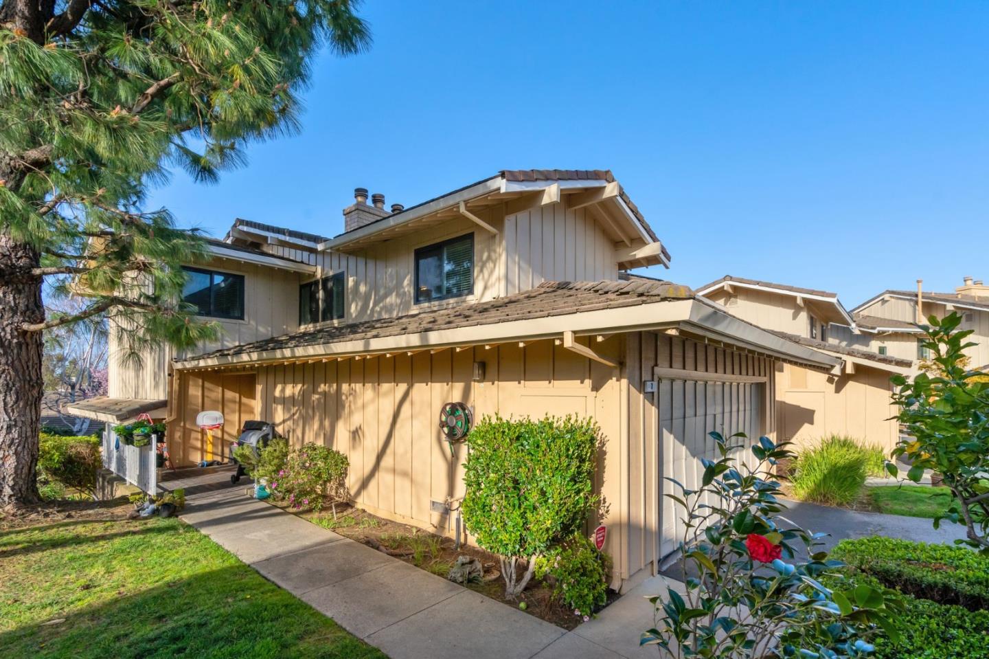 Detail Gallery Image 1 of 1 For 7 Calypso Ln, San Carlos,  CA 94070 - 3 Beds | 2/1 Baths