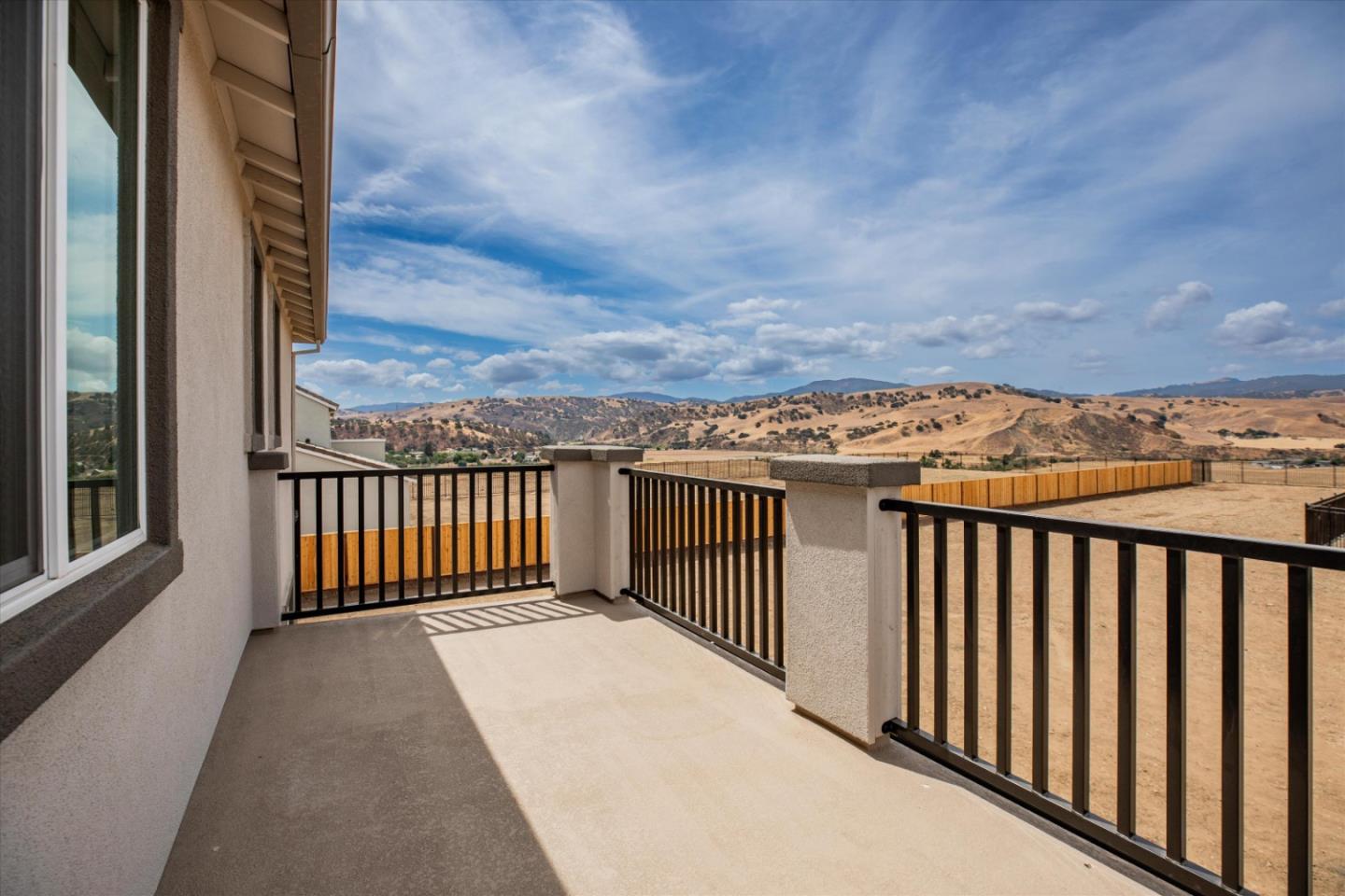 Detail Gallery Image 21 of 27 For 178 Luna Way, Hollister,  CA 95023 - 4 Beds | 3/1 Baths