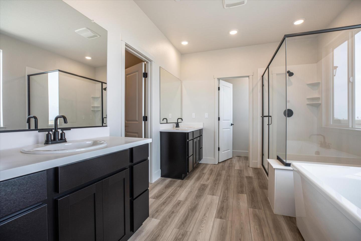 Detail Gallery Image 22 of 27 For 178 Luna Way, Hollister,  CA 95023 - 4 Beds | 3/1 Baths