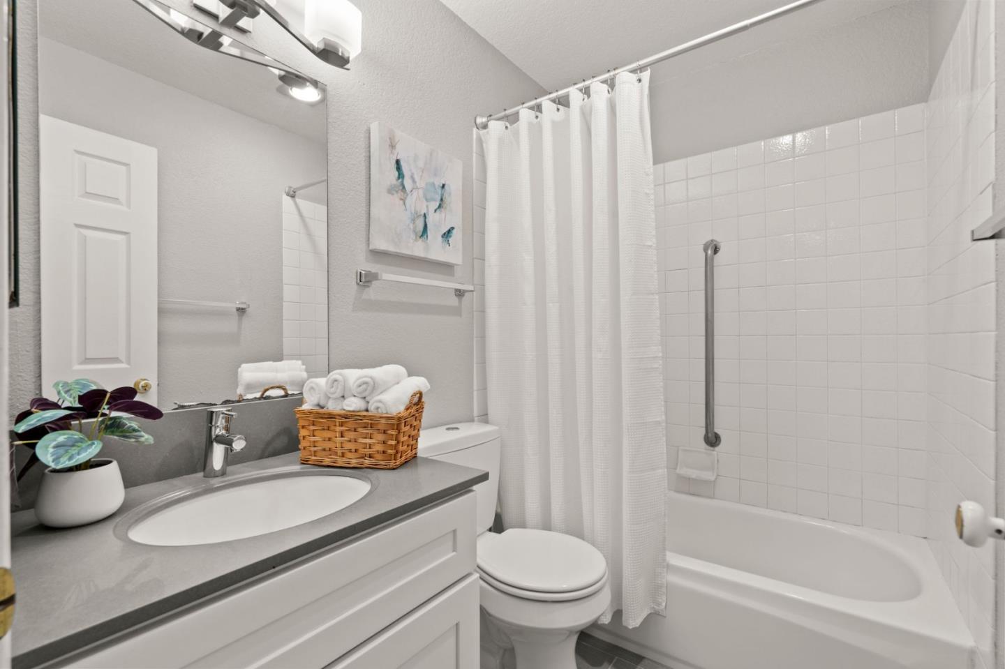Detail Gallery Image 25 of 35 For 707 Valley Run, Hercules,  CA 94547 - 3 Beds | 2/1 Baths