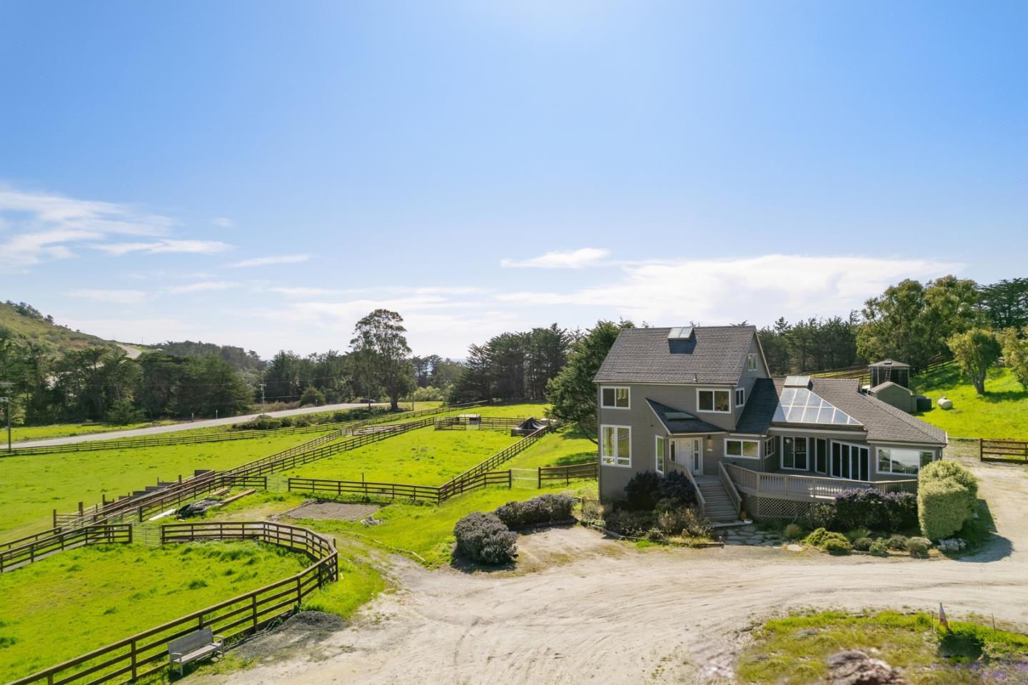 Detail Gallery Image 1 of 50 For 131 Tunitas Creek Rd, Half Moon Bay,  CA 94019 - 5 Beds | 3/1 Baths