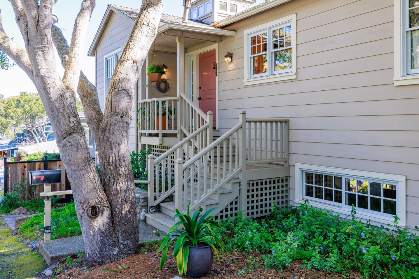 Detail Gallery Image 36 of 46 For 229 Locust St, Pacific Grove,  CA 93950 - 2 Beds | 2 Baths
