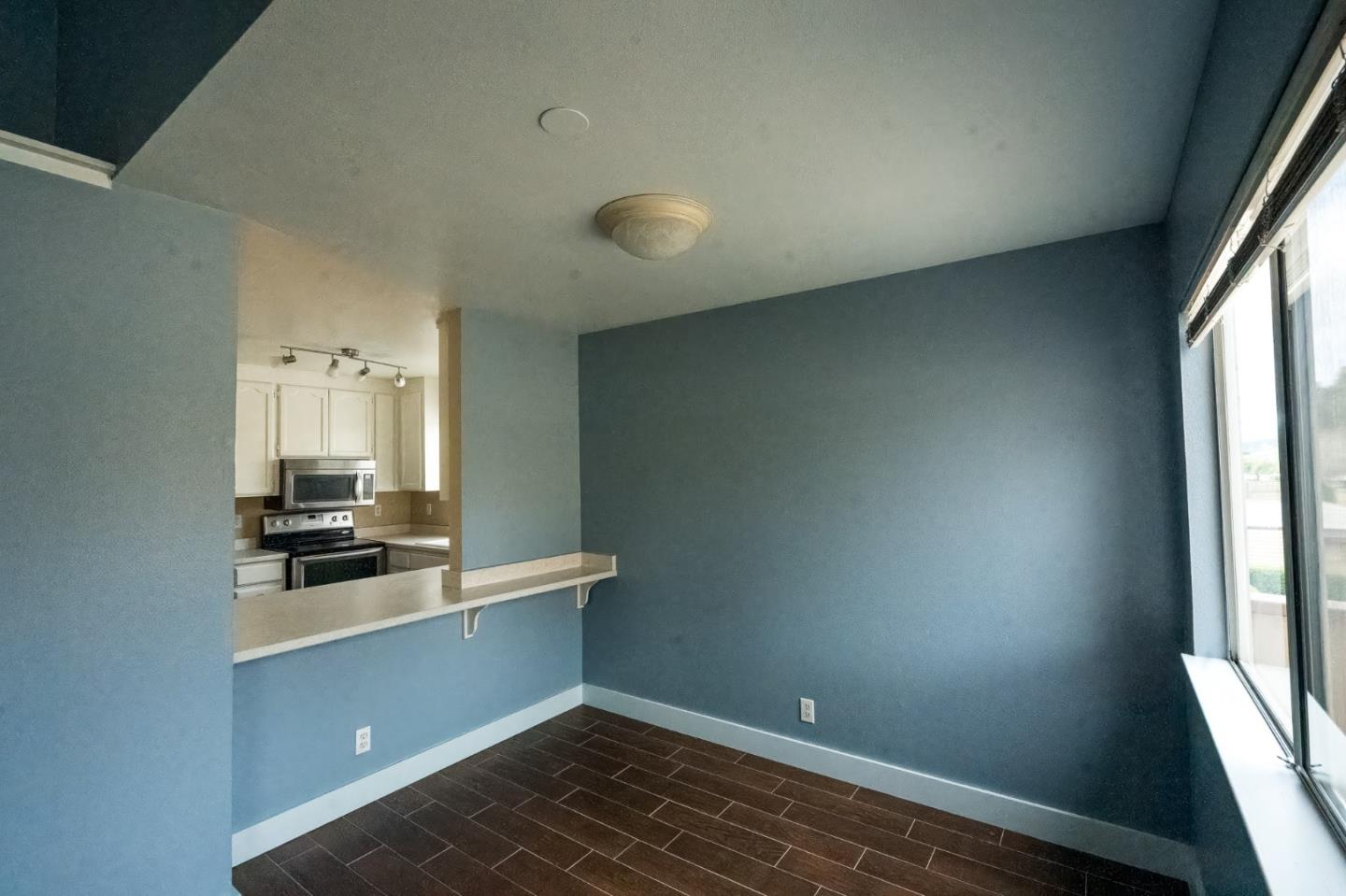 Detail Gallery Image 4 of 17 For 30 W San Joaquin St #6,  Salinas,  CA 93901 - 2 Beds | 1 Baths