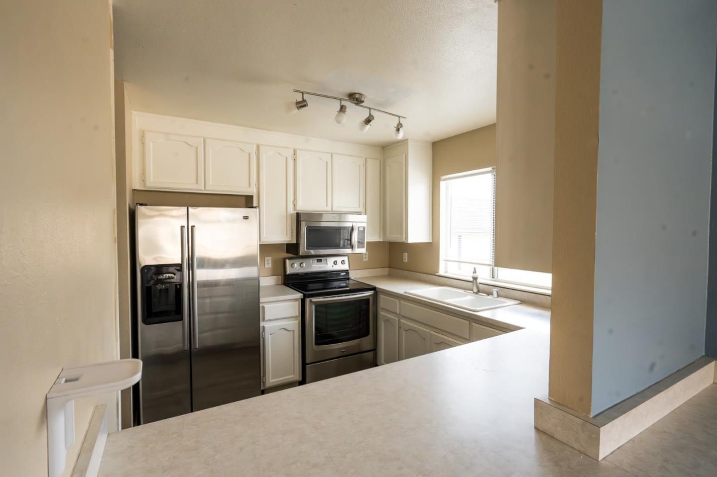 Detail Gallery Image 5 of 17 For 30 W San Joaquin St #6,  Salinas,  CA 93901 - 2 Beds | 1 Baths