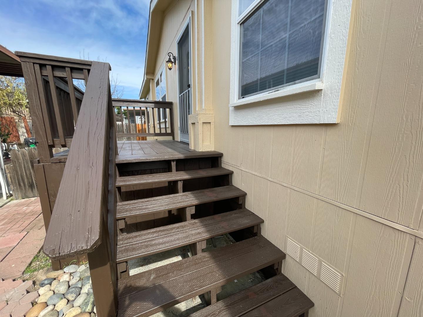 Detail Gallery Image 20 of 20 For 117 Peartree Ln #117,  Hollister,  CA 95023 - 4 Beds | 2 Baths