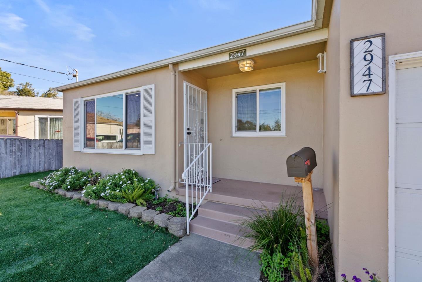 Detail Gallery Image 4 of 56 For 2947 Blanding Ct, Hayward,  CA 94541 - 3 Beds | 1/1 Baths