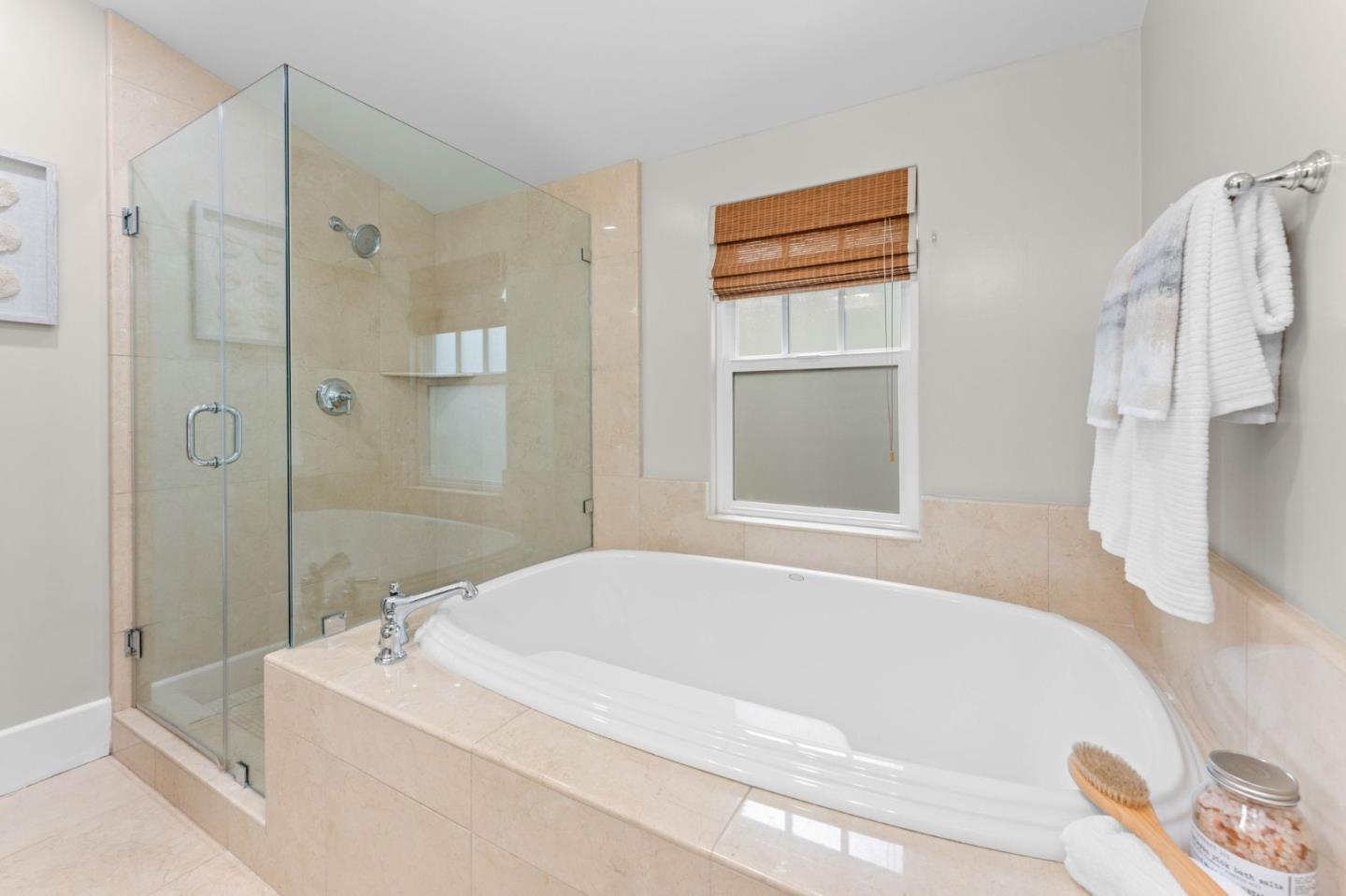 Detail Gallery Image 23 of 29 For 16870 Roberts Rd, Los Gatos,  CA 95032 - 3 Beds | 2/1 Baths
