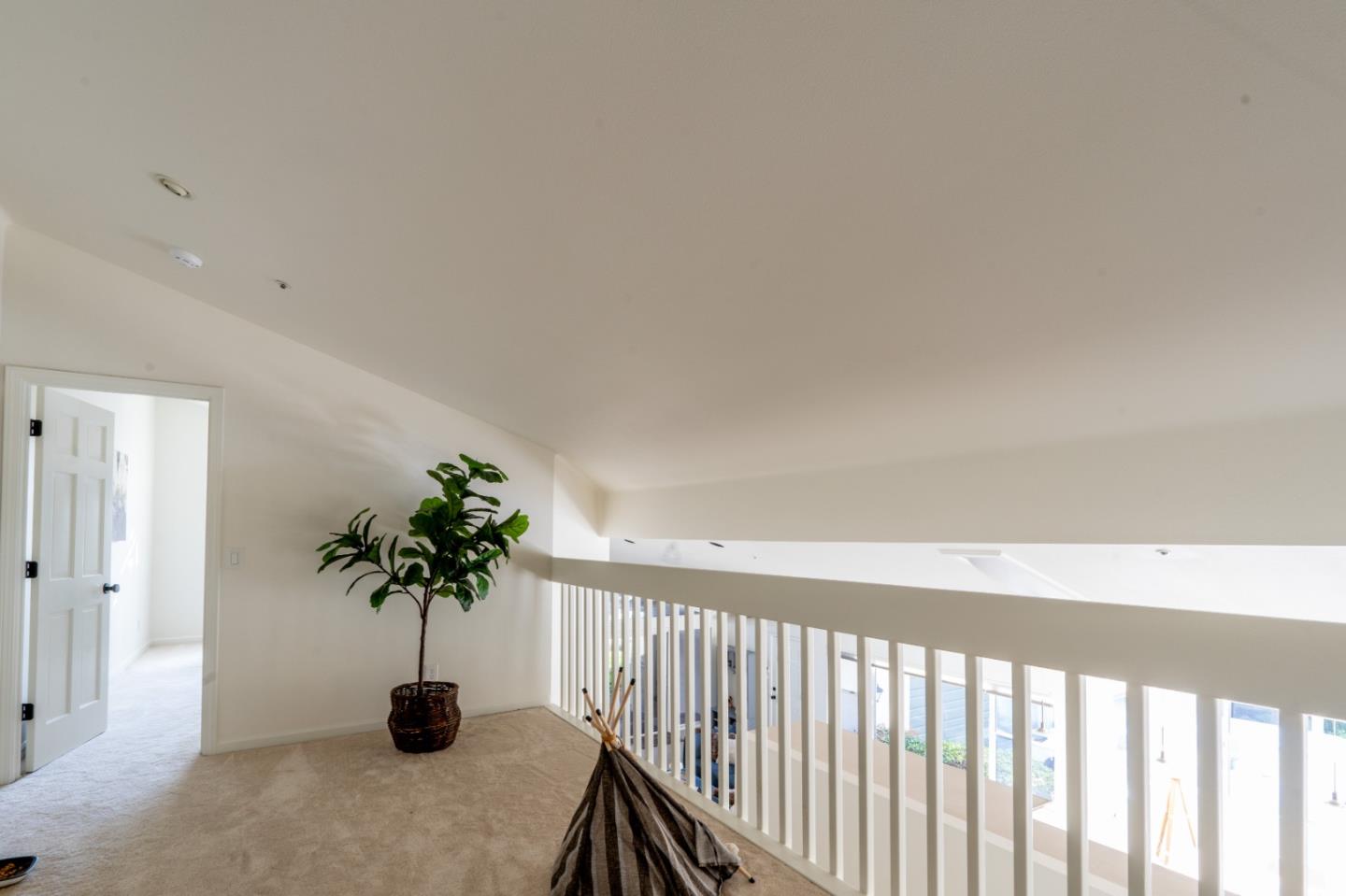 Detail Gallery Image 24 of 31 For 23675 Determine Ln, Monterey,  CA 93940 - 3 Beds | 2/1 Baths