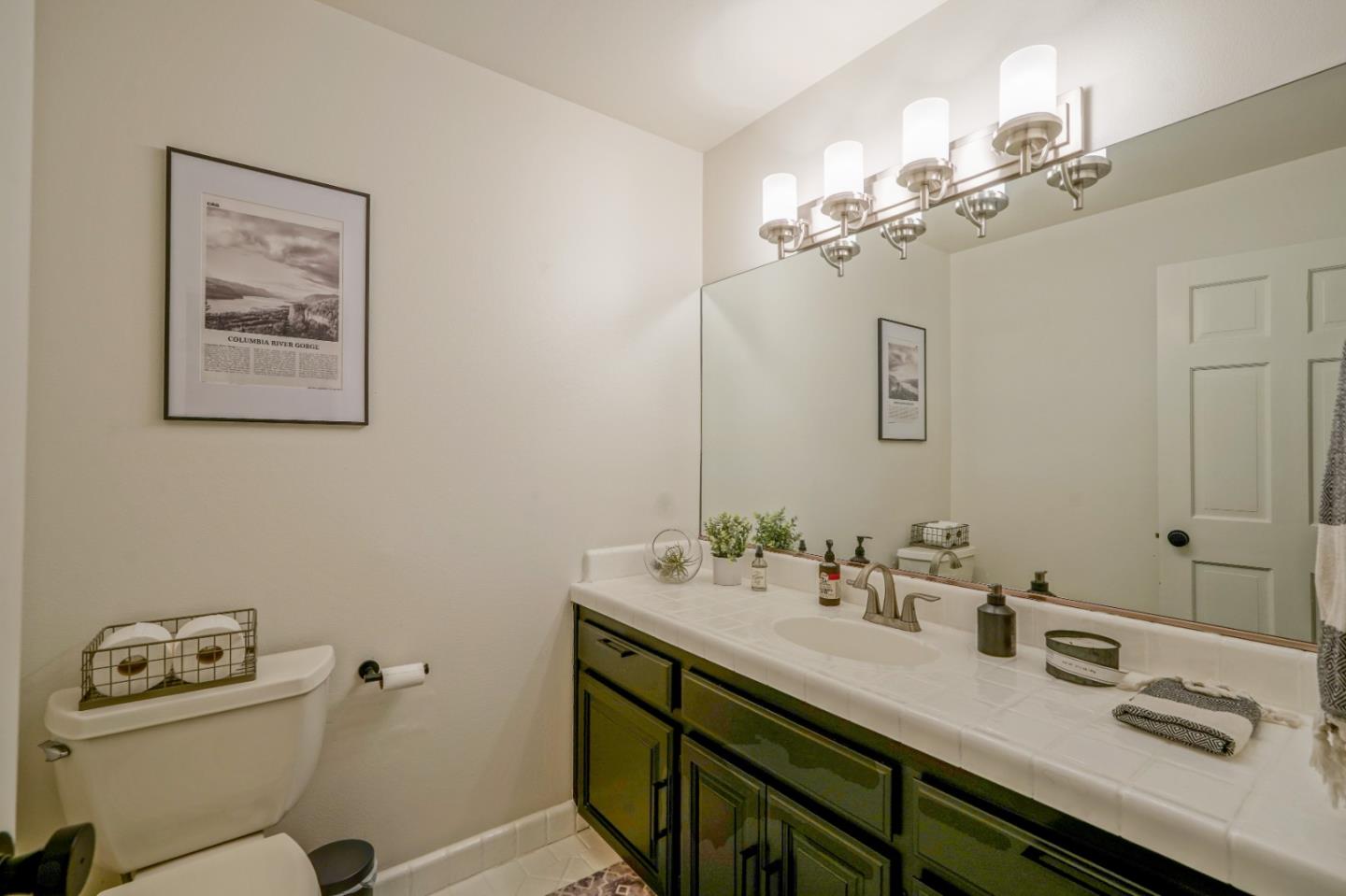 Detail Gallery Image 9 of 31 For 23675 Determine Ln, Monterey,  CA 93940 - 3 Beds | 2/1 Baths