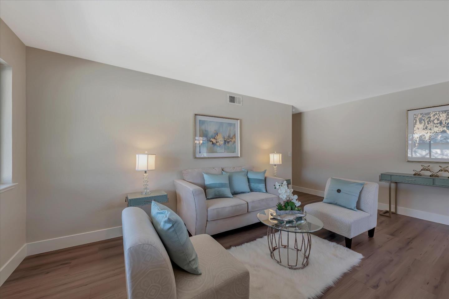 Detail Gallery Image 3 of 21 For 283 E Latimer Ave #4,  Campbell,  CA 95008 - 2 Beds | 1 Baths