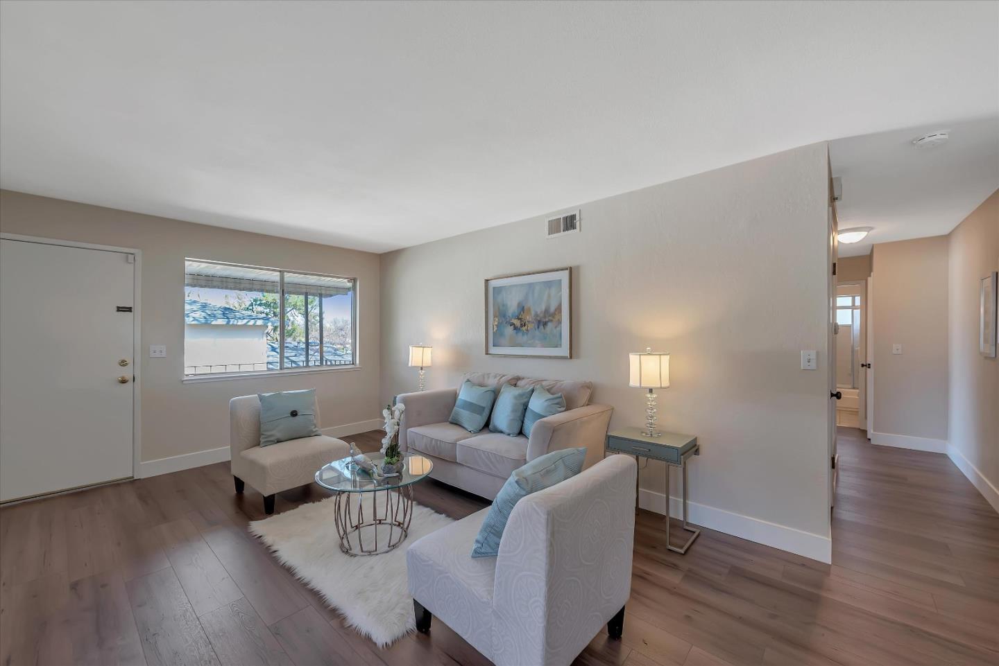 Detail Gallery Image 4 of 21 For 283 E Latimer Ave #4,  Campbell,  CA 95008 - 2 Beds | 1 Baths