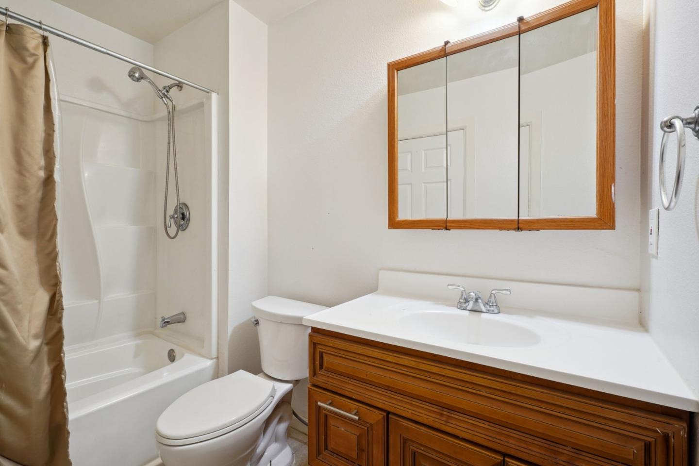 Detail Gallery Image 13 of 20 For 1422 W 104th St, Los Angeles,  CA 90047 - 3 Beds | 1 Baths