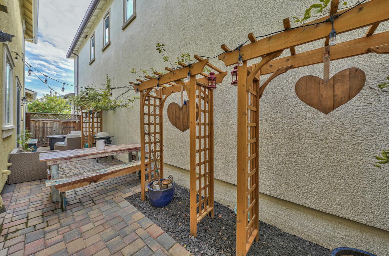 Detail Gallery Image 13 of 36 For 16714 Pickett Ln, East Garrison,  CA 93933 - 3 Beds | 2/1 Baths