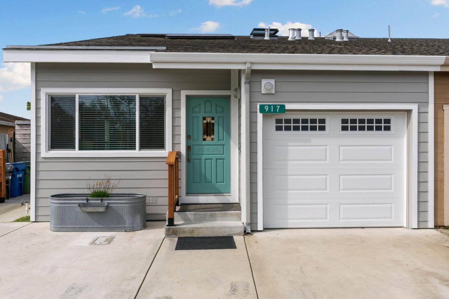 Detail Gallery Image 1 of 1 For 917 Paget Ave, Santa Cruz,  CA 95062 - 3 Beds | 2 Baths