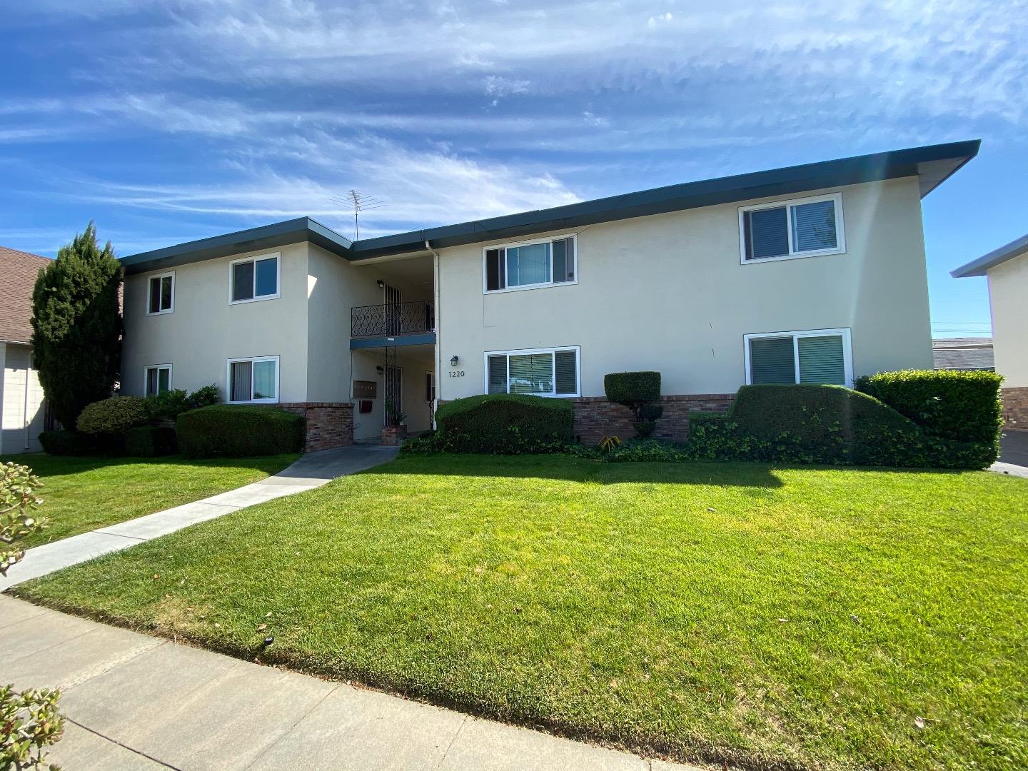 Photo of 1220 Brookfield Ave in Sunnyvale, CA