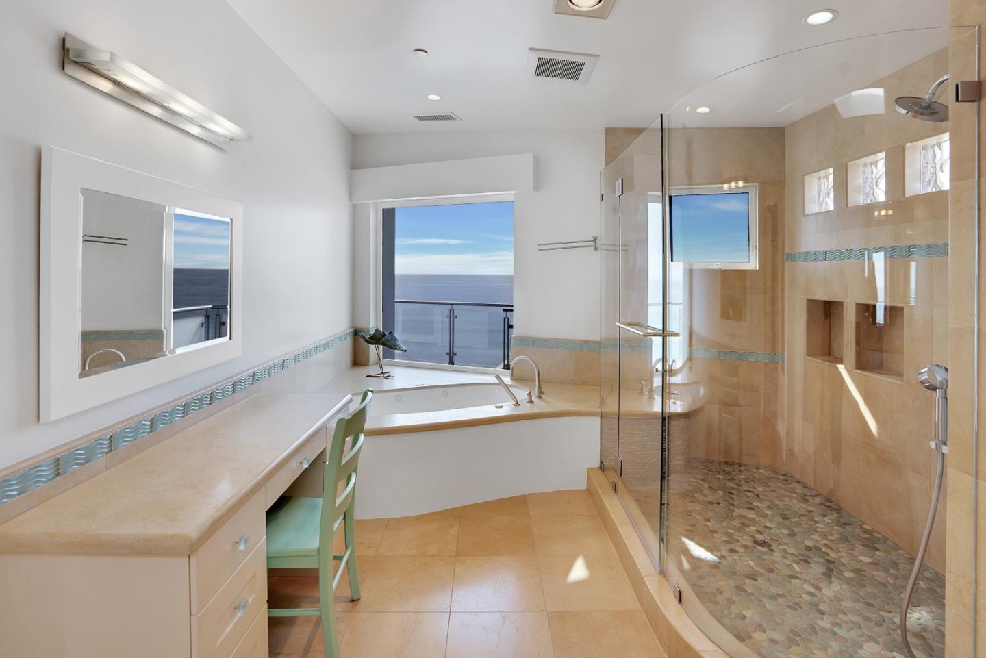 Detail Gallery Image 38 of 86 For 422 Seaview Dr, Aptos,  CA 95003 - 5 Beds | 6/1 Baths