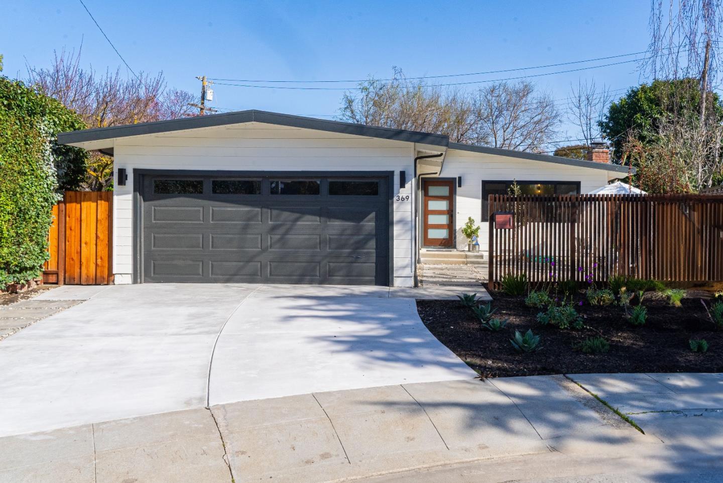 Detail Gallery Image 1 of 33 For 369 Ruth Ave, Mountain View,  CA 94043 - 4 Beds | 2 Baths