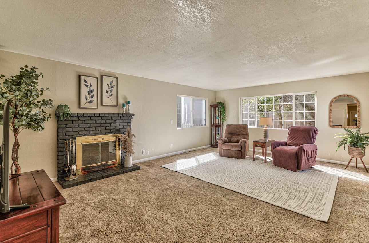 Detail Gallery Image 2 of 37 For 18428 Northridge Dr, Salinas,  CA 93906 - 3 Beds | 2 Baths