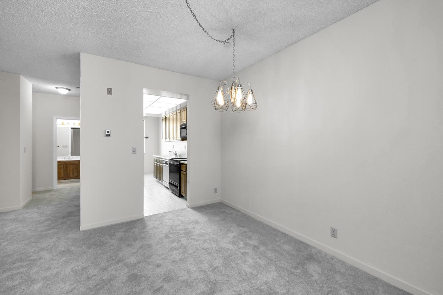 Detail Gallery Image 15 of 24 For 320 Elm St #210,  San Mateo,  CA 94401 - 2 Beds | 2 Baths