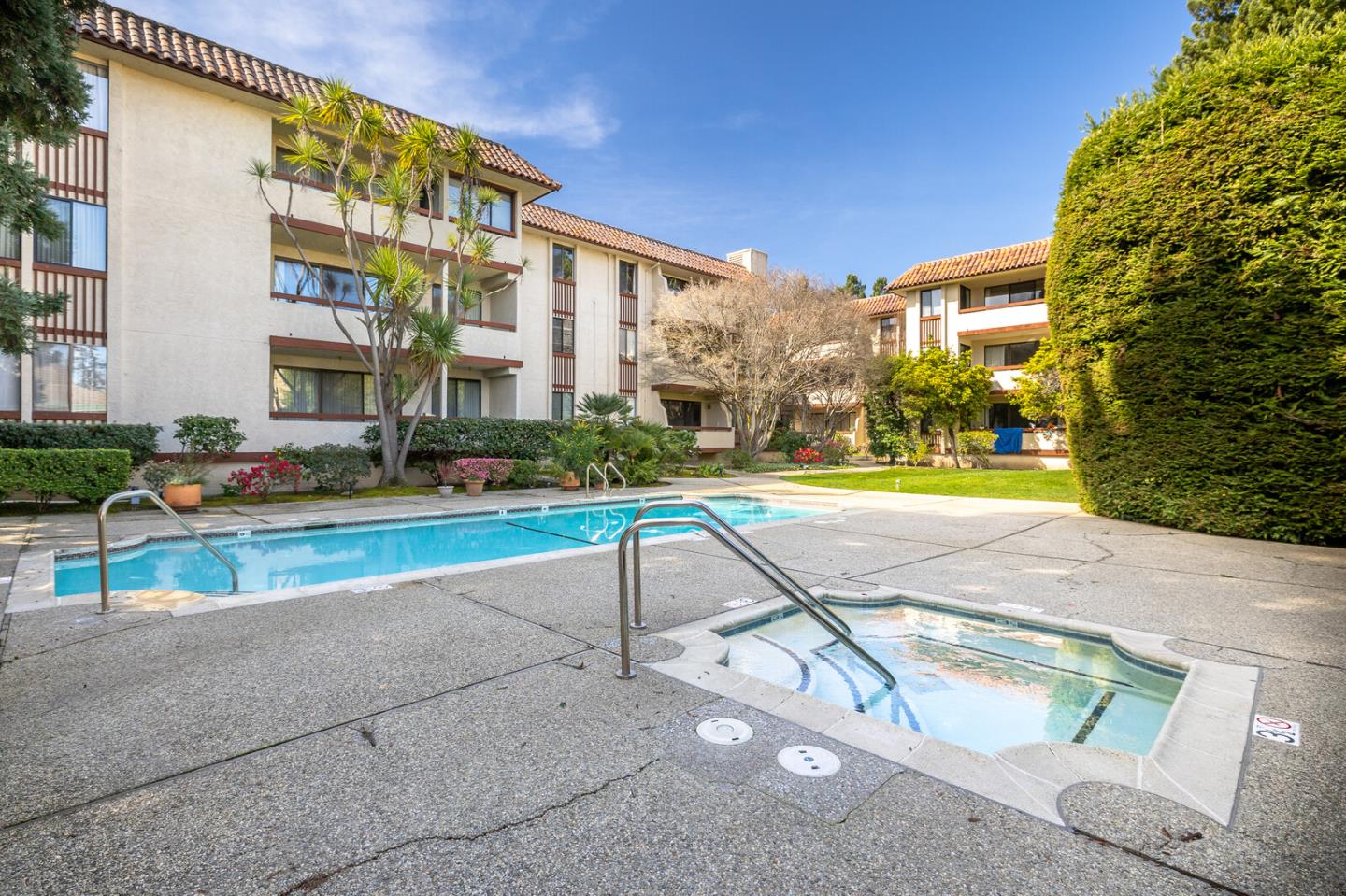 Detail Gallery Image 5 of 24 For 320 Elm St #210,  San Mateo,  CA 94401 - 2 Beds | 2 Baths