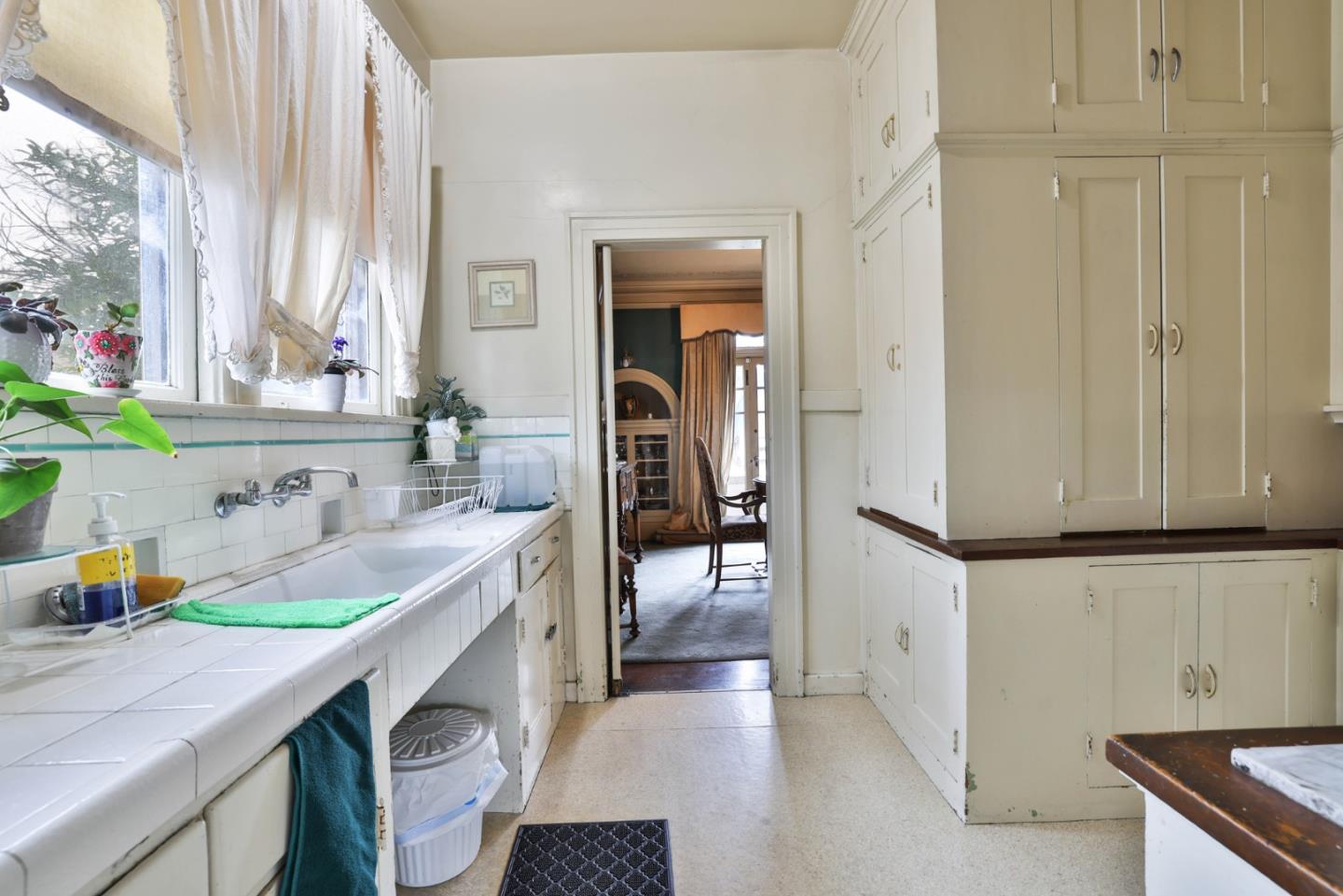 Detail Gallery Image 11 of 38 For 651 N 1st St, San Jose,  CA 95112 - 4 Beds | 3/1 Baths
